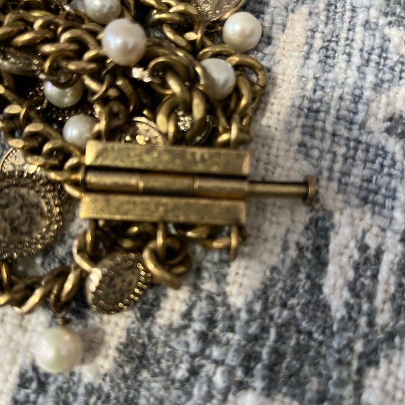 VINTAGE COIN AND PEARL BRACELET - Picture 8 of 9